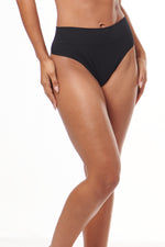 Alamae Core Collection Seamless Thong in Black - ALAMAE